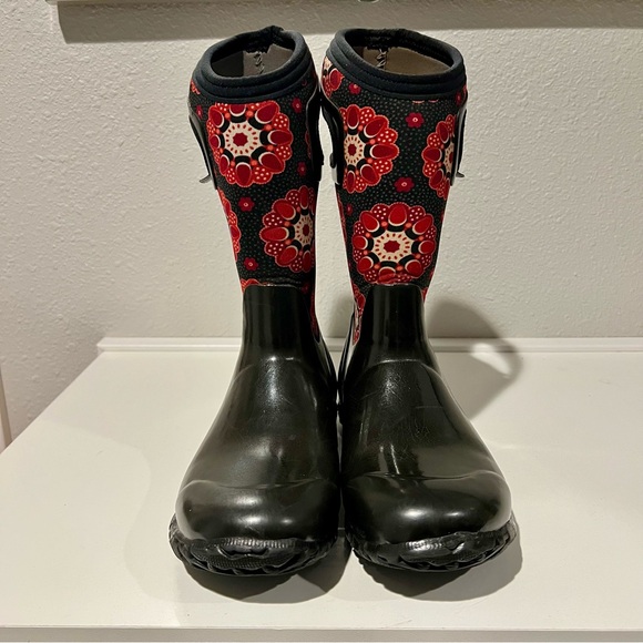 BOGS Kids Classic Waterproof Kaleidoscope Rain Boots Red Black Size 3 Youth - Picture 2 of 8